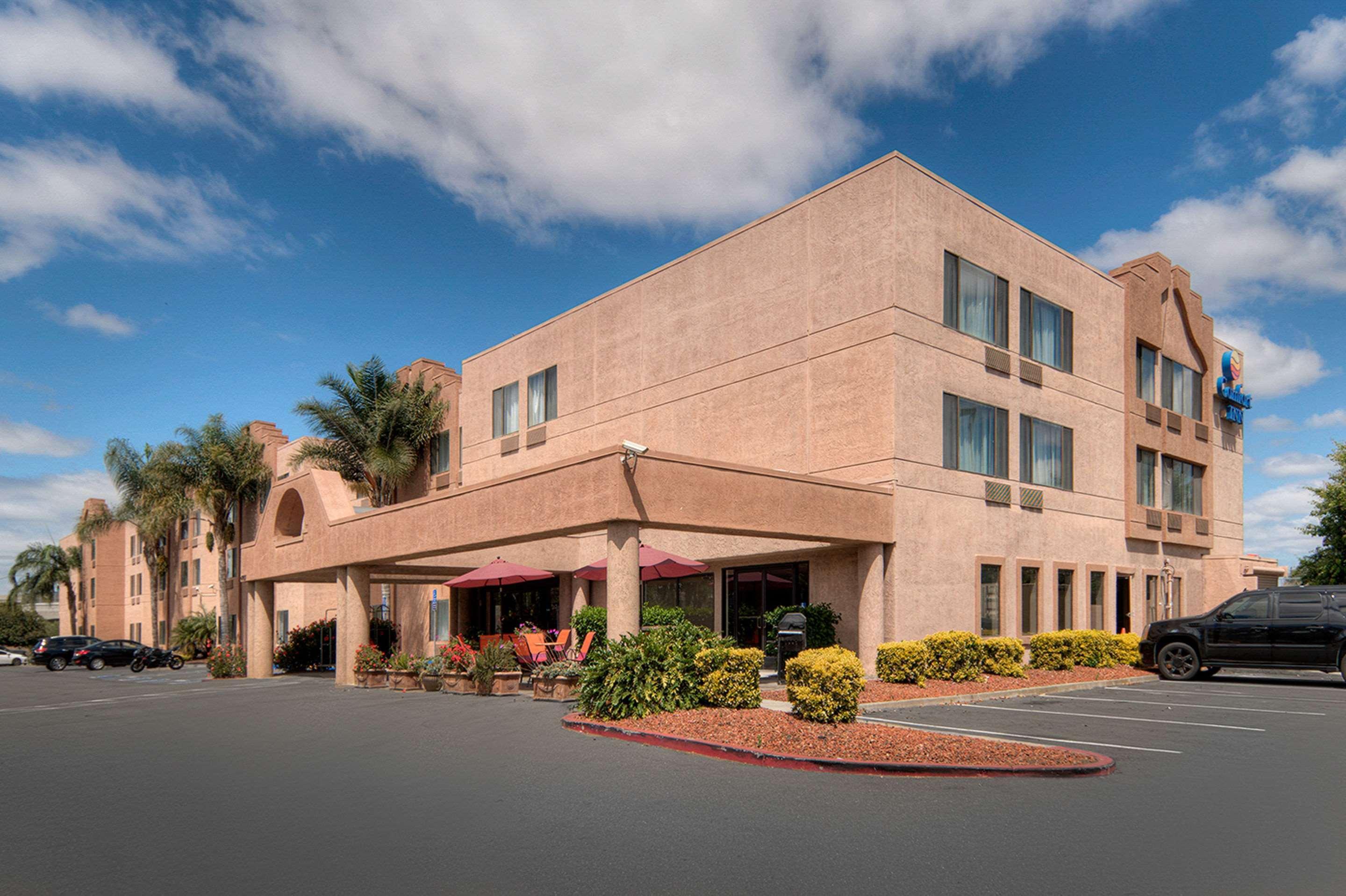 Comfort Inn Silicon Valley East Fremont Exterior photo